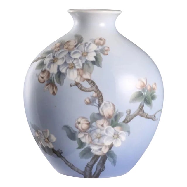 Porcelain Vase attributed to Bing & Grøndahl for Royal Copenhagen For Sale