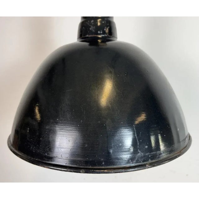 East German Black Enamel Factory Light by LBD Veb Leuchtenbau, Dresden, 1950s For Sale - Image 4 of 18