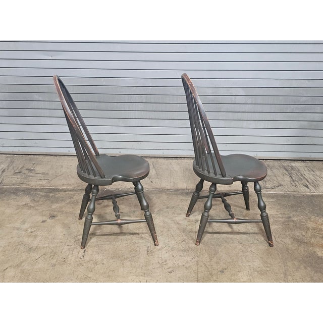 Pair of Late 20th Century David T Smith Bow Back Windsor Chairs Dark Green Finish Ohio Bench Made For Sale In Cleveland - Image 6 of 11