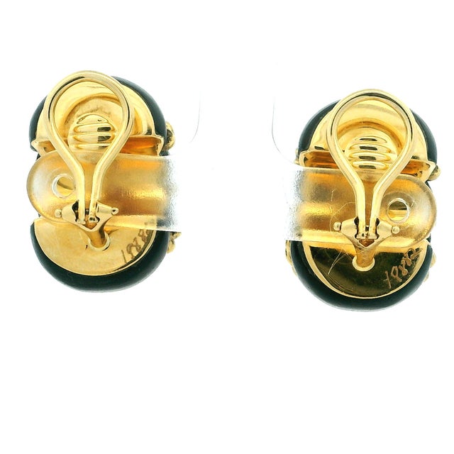 1980s Vintage Seaman Schepps 18k Gold and Carved Wood Statement Clip Earrings, A Pair For Sale - Image 5 of 15