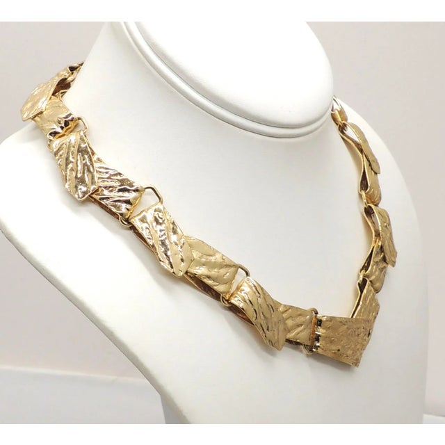 Gold Vintage 1970s Signed Napier Modernist Goldtone Collar Necklace For Sale - Image 8 of 8