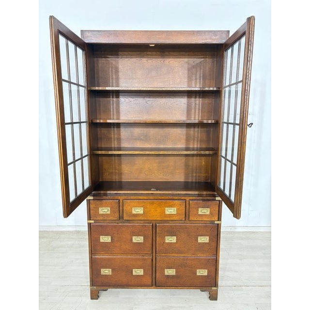English Colonial Display Cabinet in Mahogany For Sale - Image 3 of 11