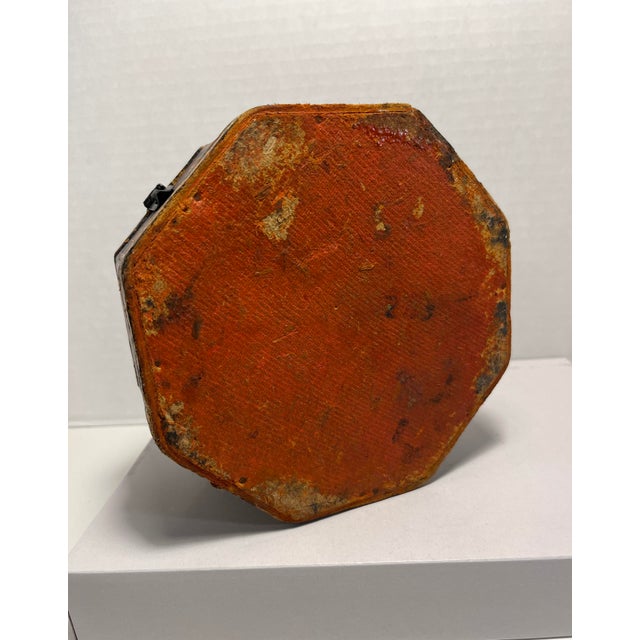 Early 1900s Antique Indian Mughal Hand Painted Octagon Marriage Trinket Jewelry Box For Sale In Los Angeles - Image 6 of 9