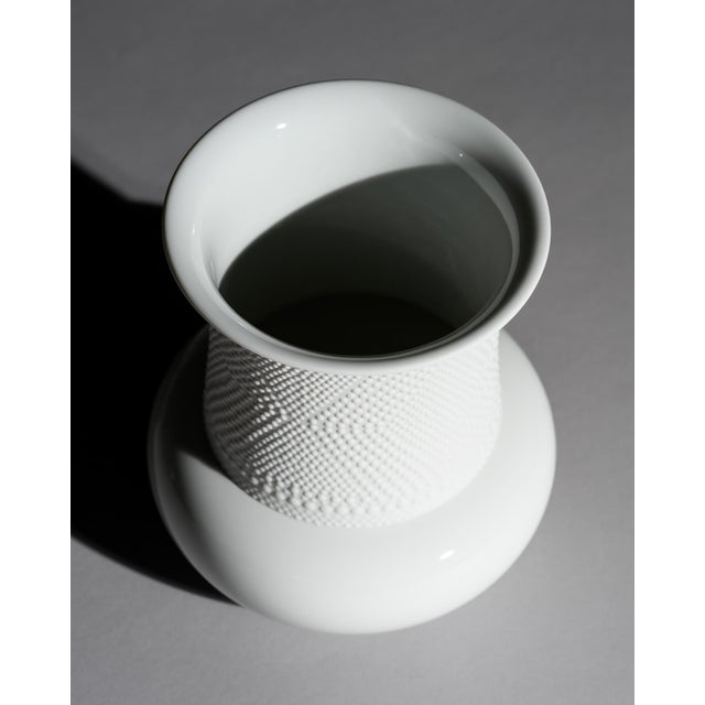 Vintage Black and White Porcelain Vases by Tapio Wirkkala for Rosenthal Studio-Line, 1980s, Set of 2 For Sale - Image 10 of 13