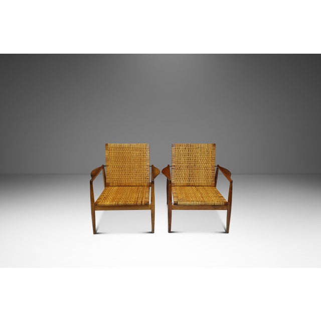 Mid-Century Modern Early Set of Two ( 2 ) Finn Juhl Model Sw96 Lounge Chairs in Teak, Oak, and Caning Attributed to Søren Willadsen, Denmark, C. 1950s For Sale - Image 3 of 16