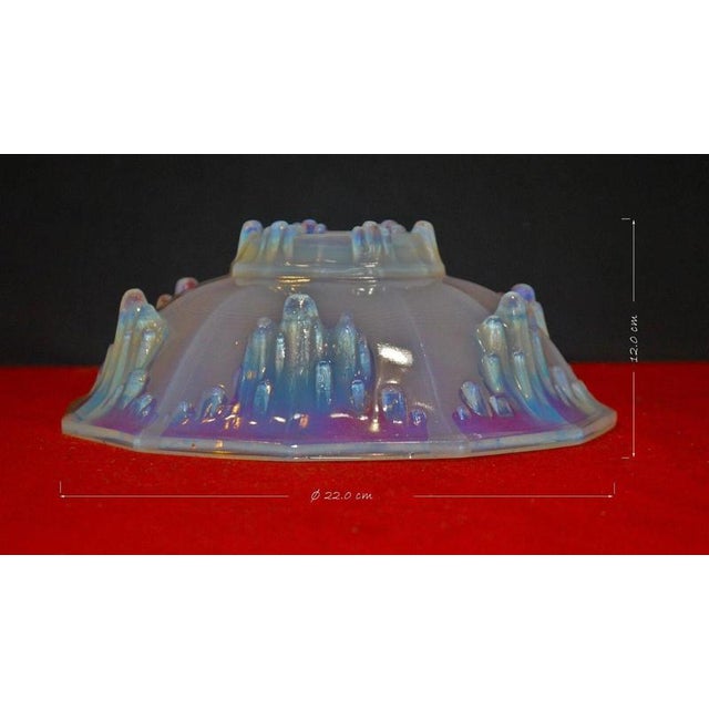 French Art Deco Ezan Six-Light Opalescent Glass Stalactite Chandelier, 1930 For Sale - Image 10 of 18