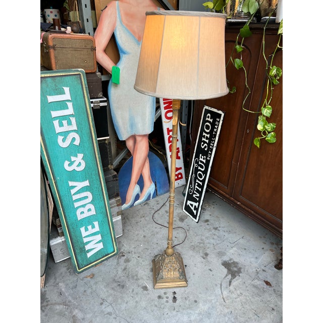 Up for consideration is a beautiful vintage Italian tole floor lamp with monkey accents. This would look lovely in your...