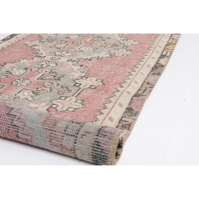 Turkish 1950s Light and Airy Neutral Home Decor Rug For Sale - Image 3 of 9