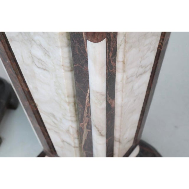 Pair of Early 20th Century Neoclassical Variegated Marble Pedestals, 31.5" For Sale - Image 4 of 12