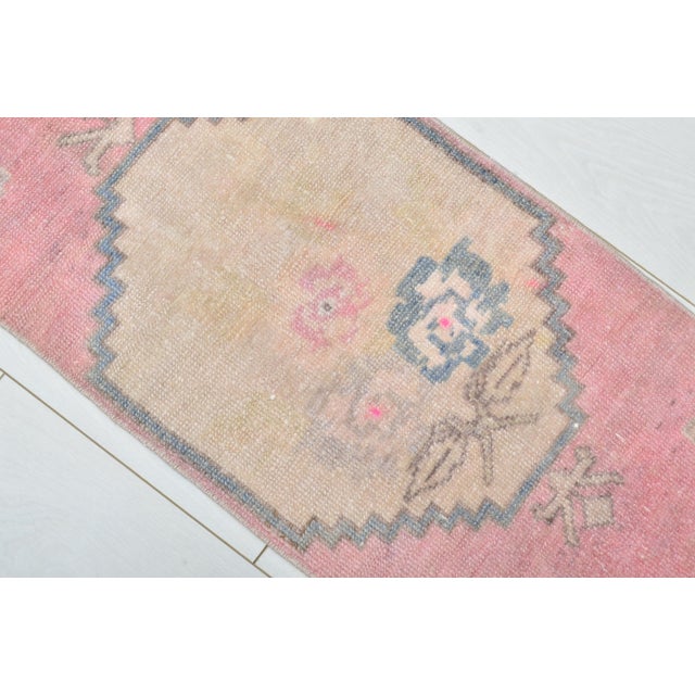 Turkish Mid 20th Century Mini Yatık Weave Rug For Sale - Image 3 of 5