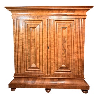 Wave-Fronted Wardrobe in Walnut Veneer from Zurich, 1720 For Sale