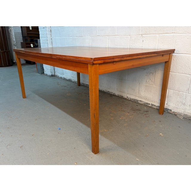 Goldenrod Large Mid-Century Draw-Leaf Dining Table by Mobler of Denmark For Sale - Image 8 of 18