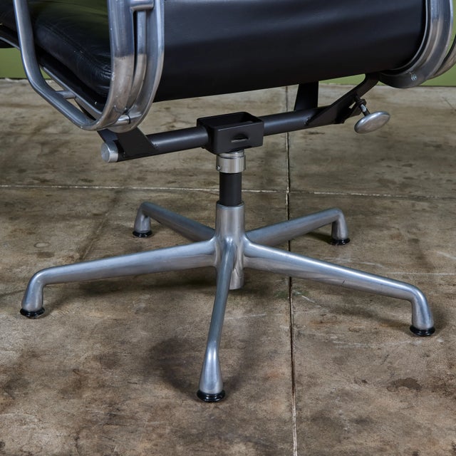 Eames Soft Pad Management Chair for Herman Miller For Sale - Image 16 of 18