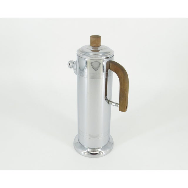 Art Deco Chrome Cocktail Shaker with Wooden Handle by Keystone Silver Co Wooden handle and knob. Classic Art Deco motif...