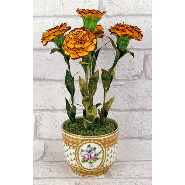 French Bouquet of French Marigolds by Didier Gardillou – Contempory – 18th-Century Paris Porcelain Pot – À La Reine Manufactory For Sale - Image 3 of 8