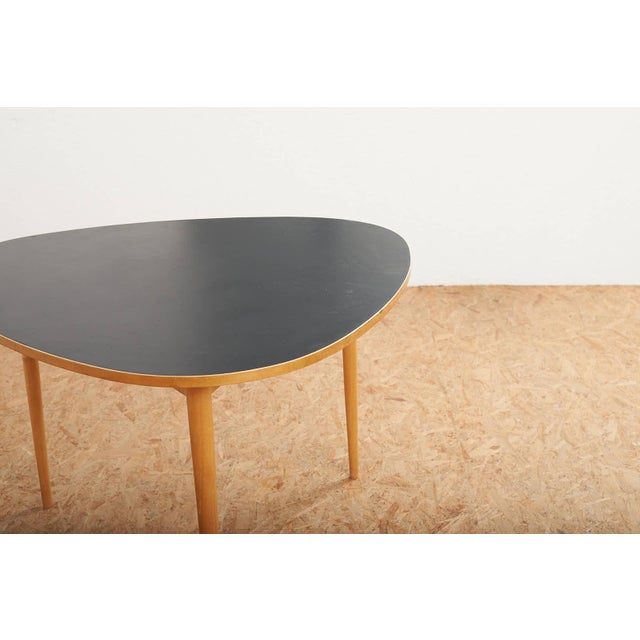 Three-Round Table Dining Table with Maple Frame and Wooden Top Covered with Black Linoleum by Max Bill for Horgen Glarus, 1949 For Sale - Image 10 of 15