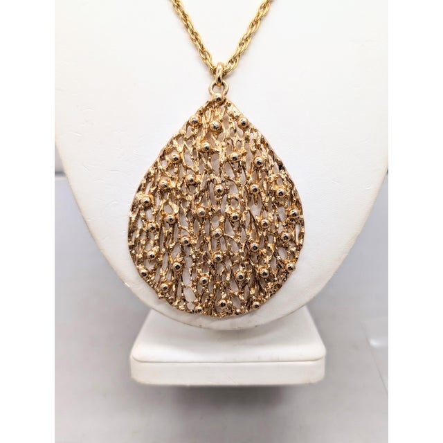 Mid-Century Modern Vintage 1970s Signed Napier Brutalist Goldtone Tear Drop Shaped Pendant Necklace For Sale - Image 3 of 8