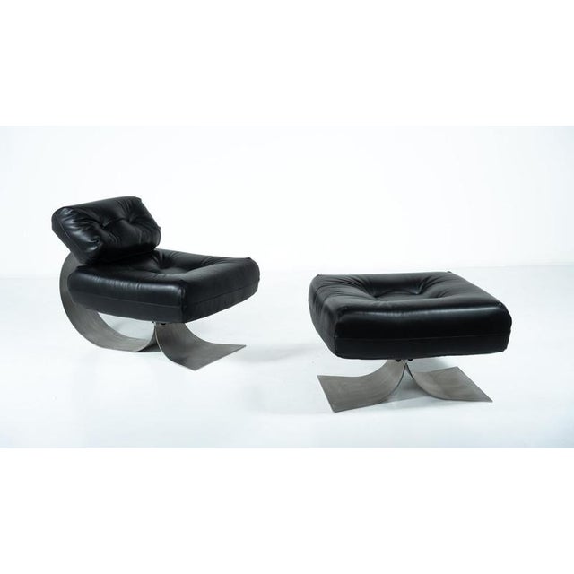 1970s Black Leather Model Alta Lounge Chair and Ottoman attributed to Oscar Niemeyer, 1970, Set of 2 For Sale - Image 5 of 12