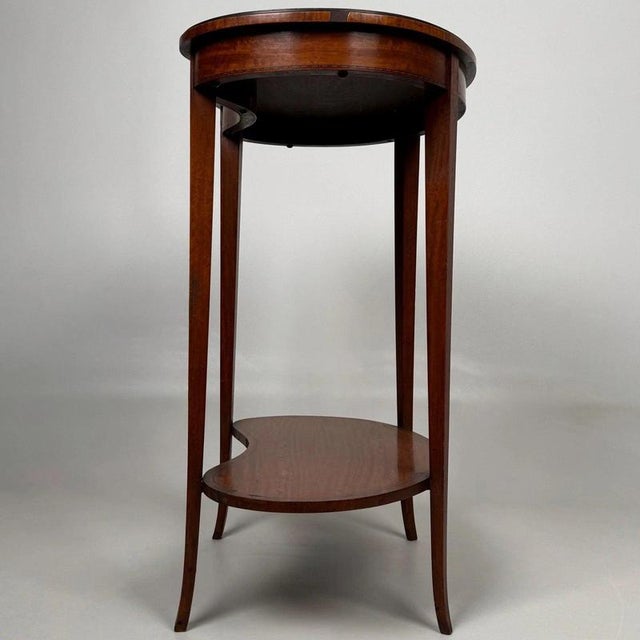 Brown 19th Century English Satinwood Kidney-Shaped Side Table For Sale - Image 8 of 11