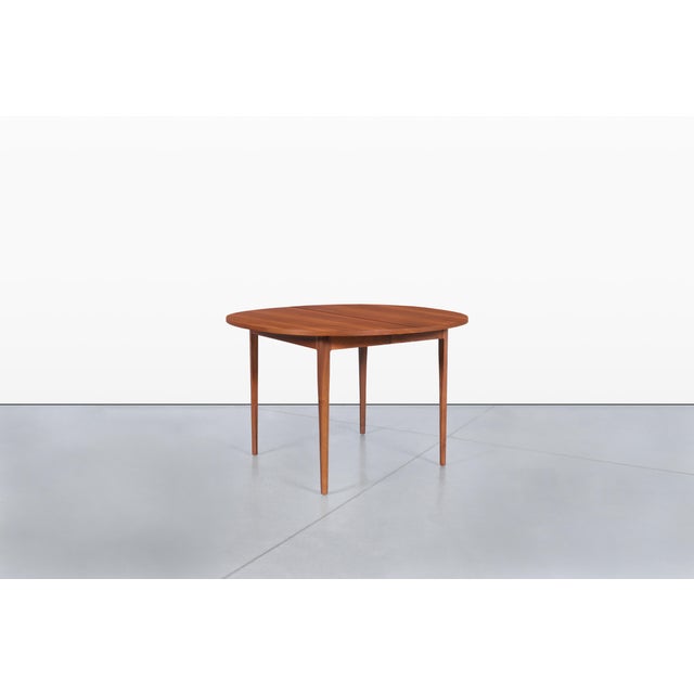 Sienna Mid-Century Extendable Round Walnut Dining Table by Kipp Stewart for Drexel For Sale - Image 8 of 15
