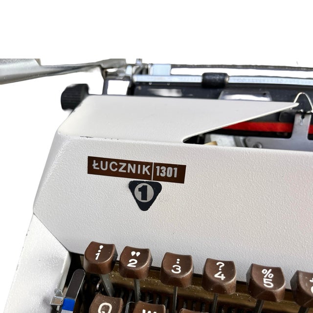 Łucznik 1303 Typewriter – Poland, 1970s, Functional, Very Good Condition For Sale - Image 11 of 15