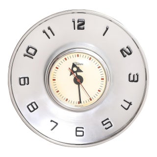 Mid-Century Brushed Aluminum & Bakelite Telechron Saucer Wall Clock Model 2h101 For Sale