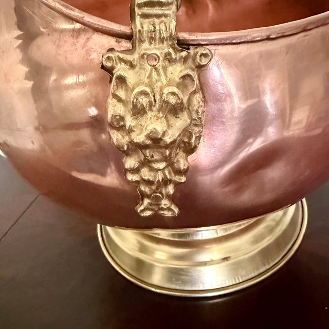 Metal Copper and Brass Helmet Coal Scuttle | Delft Handles and Lion Mounts For Sale - Image 7 of 17