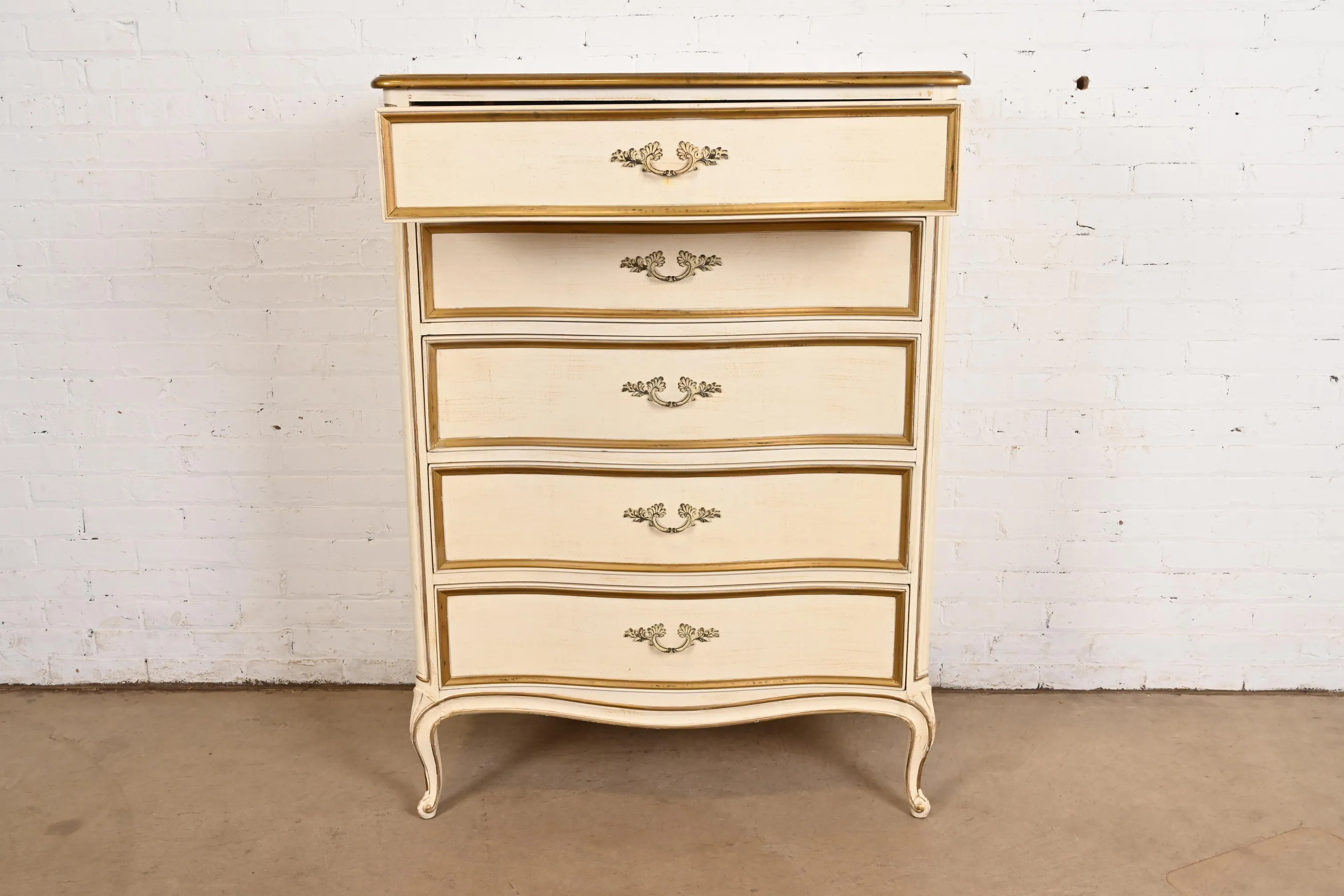 Henredon French Provincial Louis XV Cream Lacquered Parcel Gilt