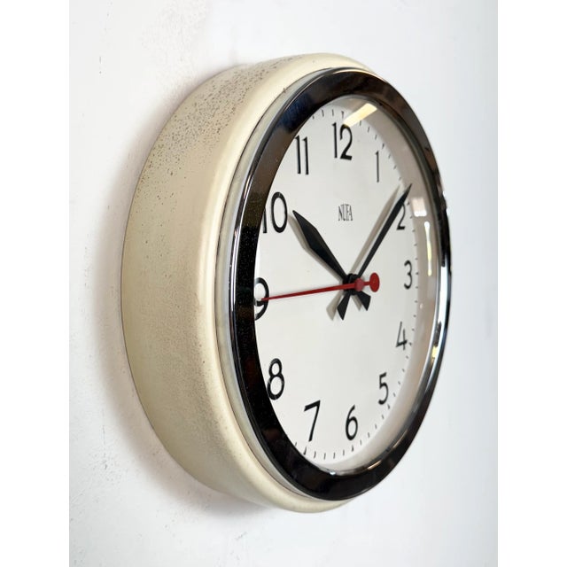 1960s Vintage Industrial Beige Wall Clock from NUFA, 1960s For Sale - Image 5 of 18