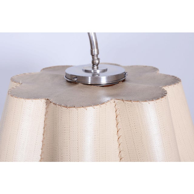 Art Deco Floor Lamp in Walnut and Oak attributed to Jindřich Halabala for Up Závody, Former Czechoslovakia, 1930s For Sale - Image 4 of 10