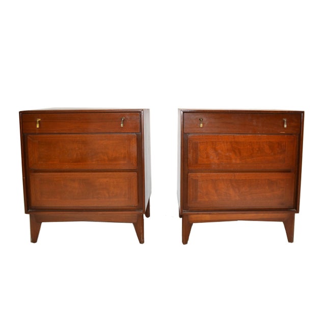 Pair of classical American Mid-Century Modern wooden night stands, bedside tables with three drawer and Brass handle.