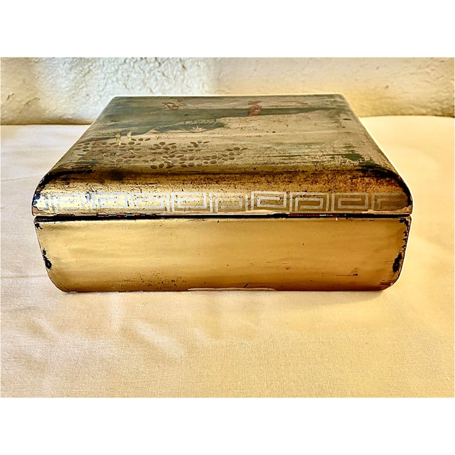 Early 20th Century Vintage Japanese Gold Lacquered Wood Box For Sale - Image 5 of 15