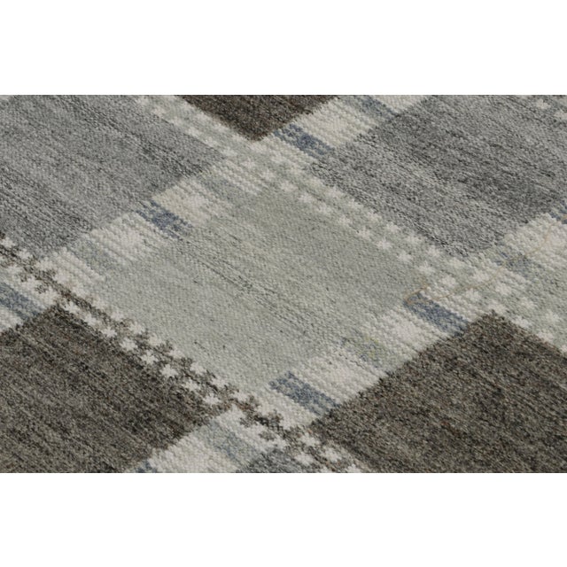 Rug & Kilim’s Scandinavian Outdoor Rug in Gray & White Geometric Pattern - 14'x20' For Sale In New York - Image 6 of 7