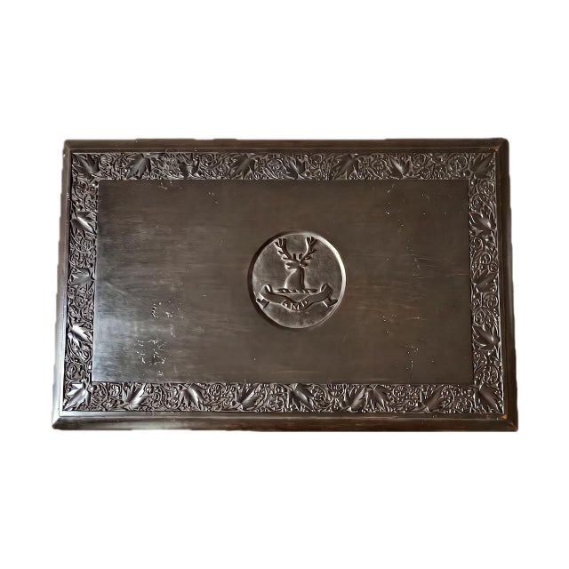 Wood Victorian English Dyed and Carved Walnut Nesting Tables with Ivy Borders and Stag Emblem, 1890s, Set of 2 For Sale - Image 7 of 16