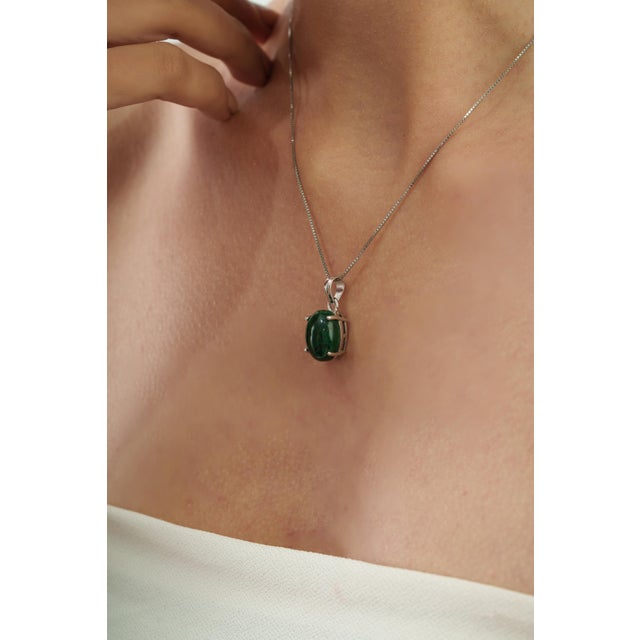 Green Modernist 10.74 Ct Malachite Cabochon Solitaire Pendant in 925 Sterling Silver For Sale - Image 8 of 12