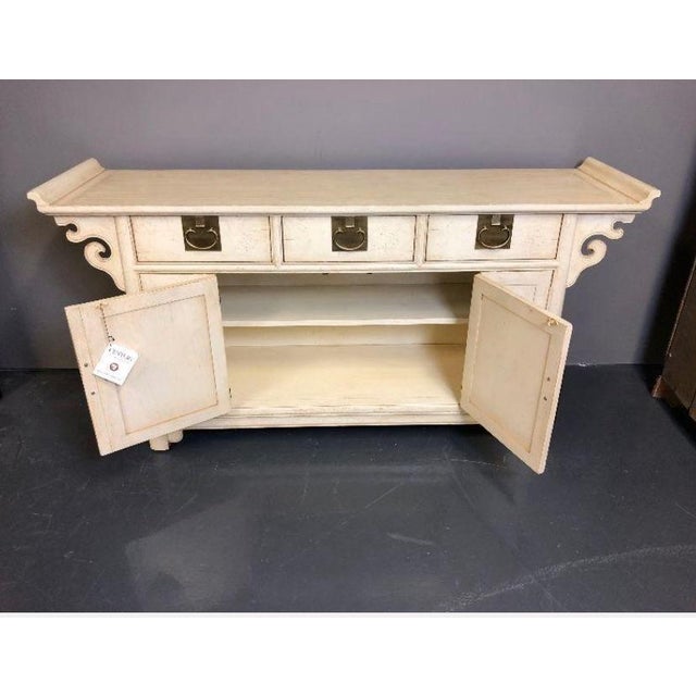 Stunning vintage Century Furniture white and brass accent Chinoiserie Pagoda sideboard/cabinet Has various front drawers...