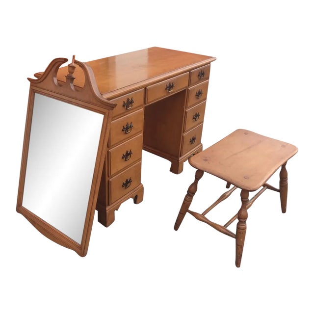 Early 20th Century Solid Maple Colonial Vantiy Dresser – Chippendale Style For Sale