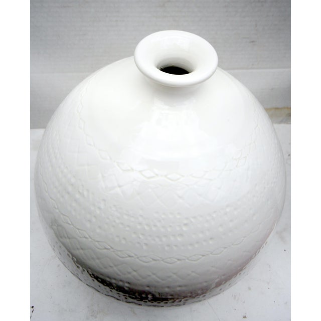 Fine Italian Ceramiche Tadinate Cream Sgraffito Mid-Century Ball Vase For Sale - Image 12 of 15