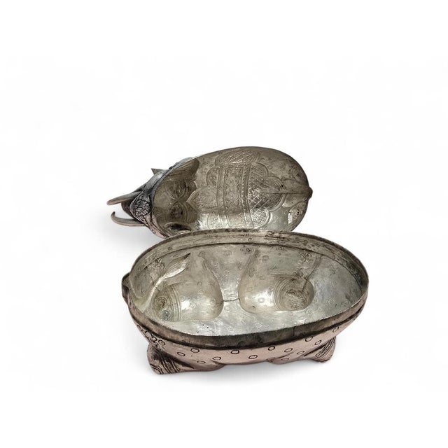 Antique Indian Silver Elephant Boxes with Floral Decoration, 1890, Set of 2 For Sale - Image 14 of 15