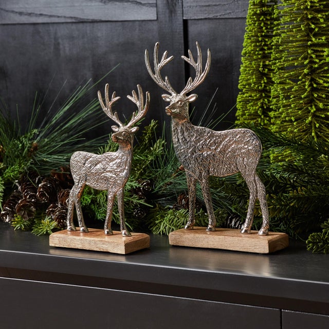 Kenneth Ludwig Chicago Metal Deer Silhouette with Wood Base (Set of 2) For Sale - Image 4 of 4