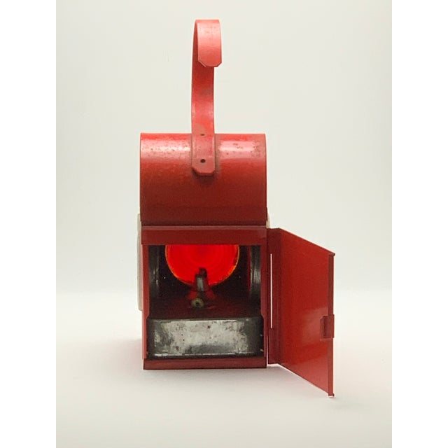 1940s 1940s Red Kenyon Ken Lite Lantern For Sale - Image 5 of 11