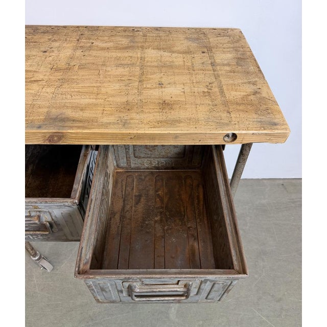 Vintage Industrial Worktable on Wheels, 1960s For Sale - Image 16 of 18