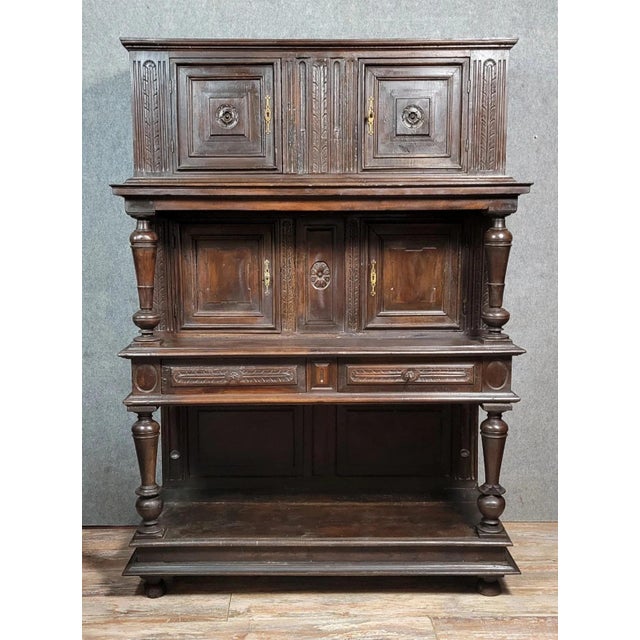 Renaissance Cabinet in Carved Wood, 1680 For Sale - Image 4 of 11
