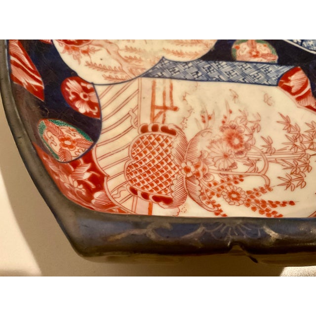 Red Antique Japanese Imari Porcelain Dish Period: Meiji Era (1868–1912) For Sale - Image 8 of 18