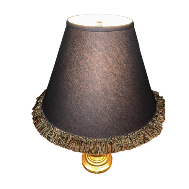 1970s Hollywood Regency Stiffel Solid Brass Urn Table Lamp With Fringed Shade For Sale - Image 10 of 15