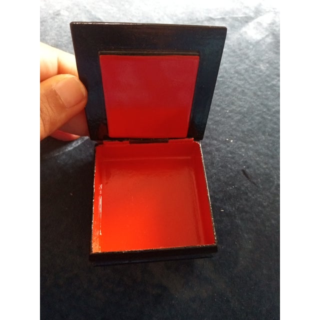 1980s 1980s Gorgeous Lacquer Ware Hinged Trinket Box For Sale - Image 5 of 7