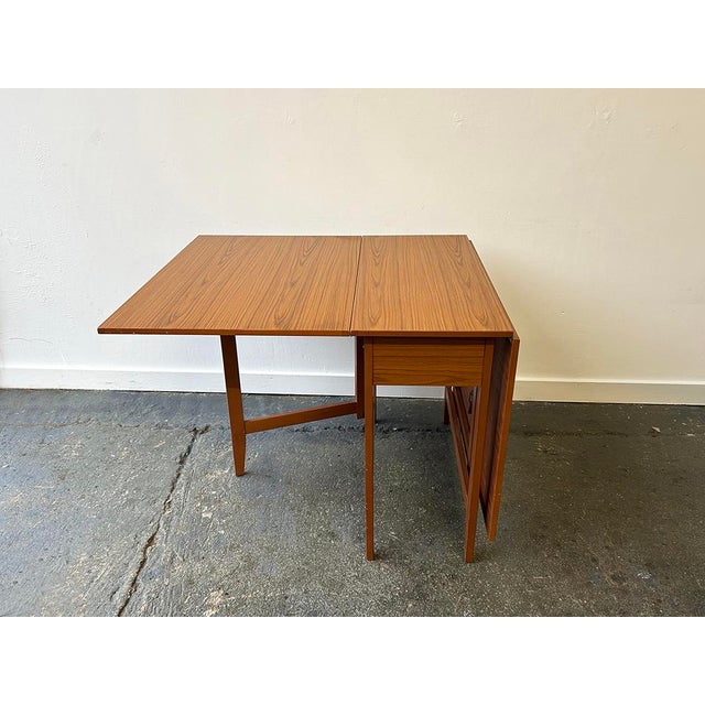 Mid-Century Modern Mid-Century Modern Extending Dining Table from Schrieber Furniture, 1960s For Sale - Image 3 of 8