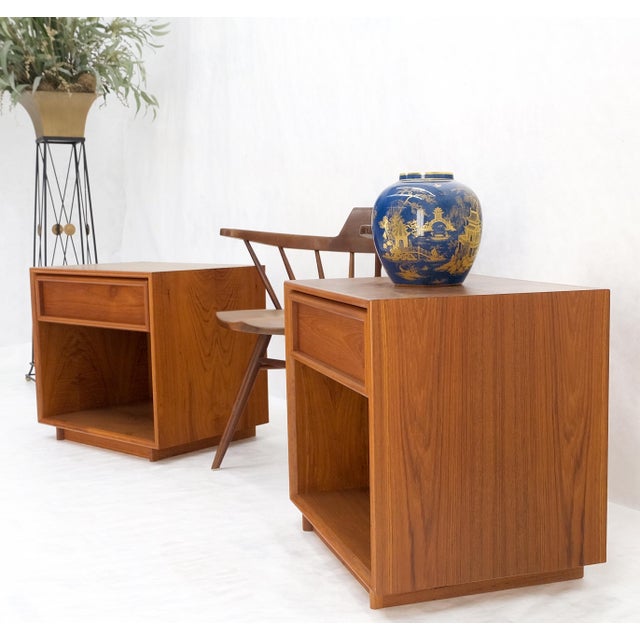 Durland Pair of Mid Century Danish Modern Teak One Drawer Nightstands End Tables MINT! For Sale - Image 4 of 12