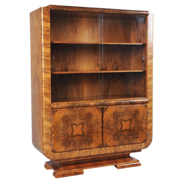 Art Deco Showcase in Walnut by J. Halabala for Up Závody, Czech, 1920s For Sale - Image 17 of 17