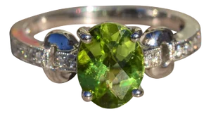 The Loganberry: 14 Karat White Gold Chain Link Ring set with Peridot and Diamonds